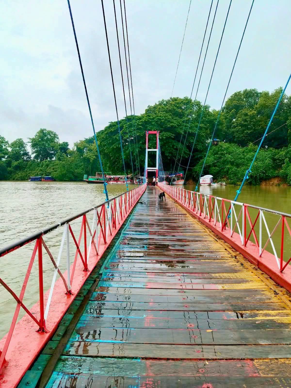 ৬ দিন পর ভেসে উঠলো রাঙ্গামাটির ঝুলন্ত সেতুর পাটাতন